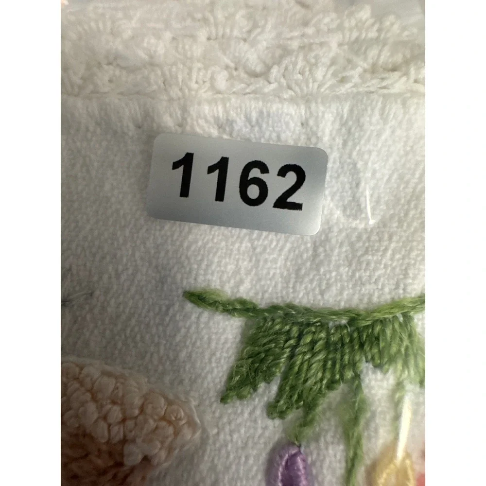 VTG Hand Embroidered Easter Chicks Table Runner White Crochet Lace Trim 33x16